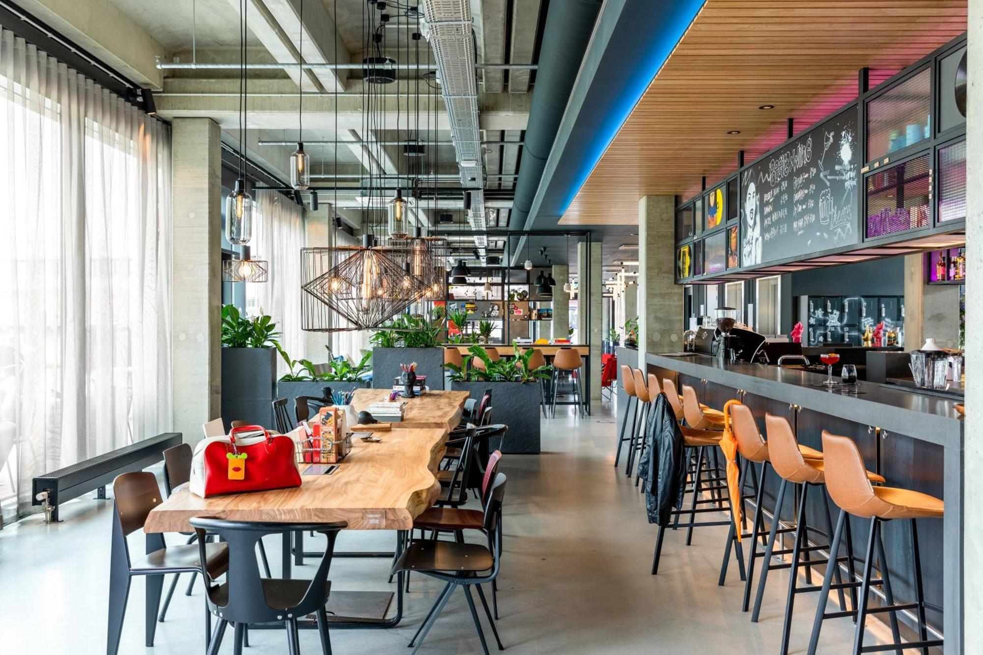 Moxy Utrecht Hotel Екстериор снимка