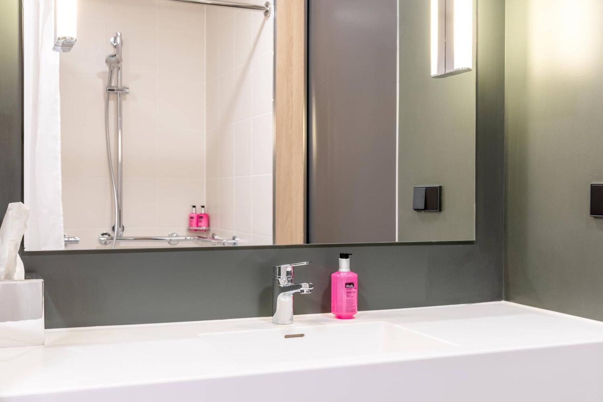 Moxy Utrecht Hotel Екстериор снимка