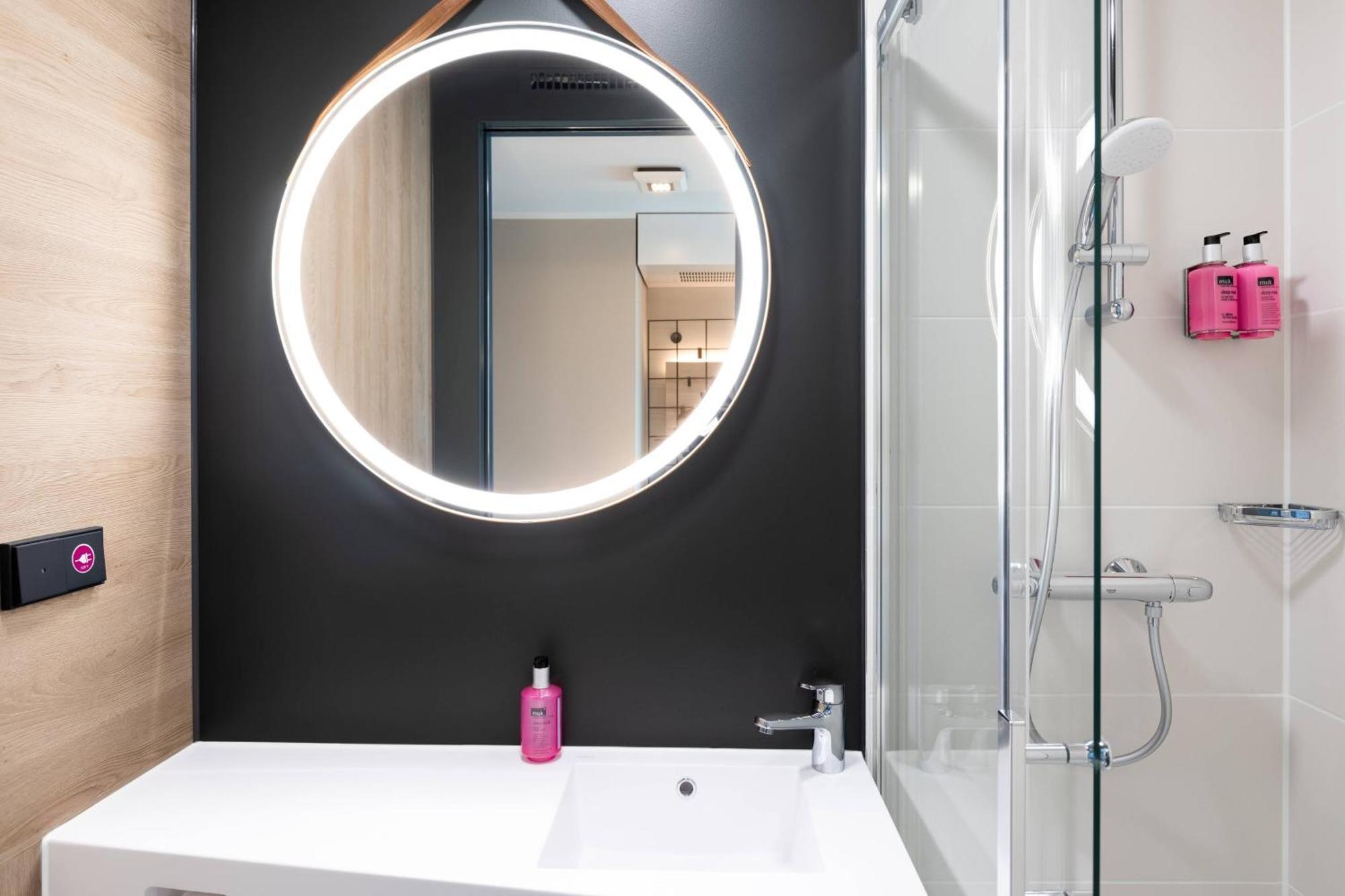 Moxy Utrecht Hotel Екстериор снимка