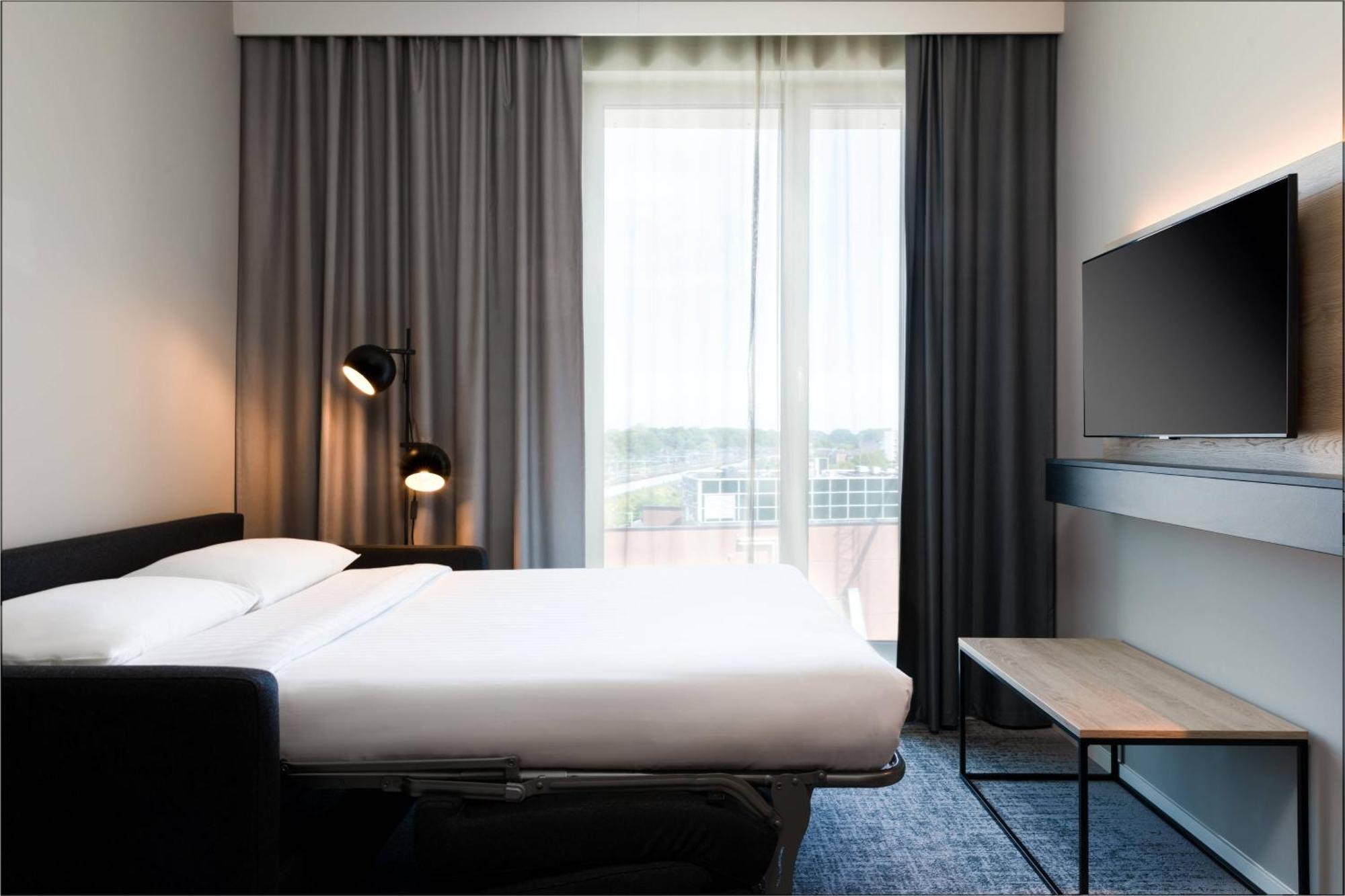 Moxy Utrecht Hotel Екстериор снимка
