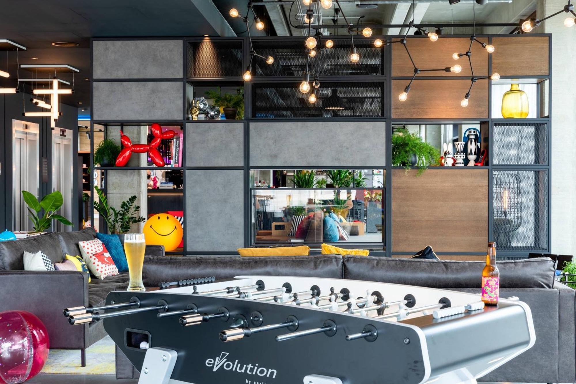 Moxy Utrecht Hotel Екстериор снимка