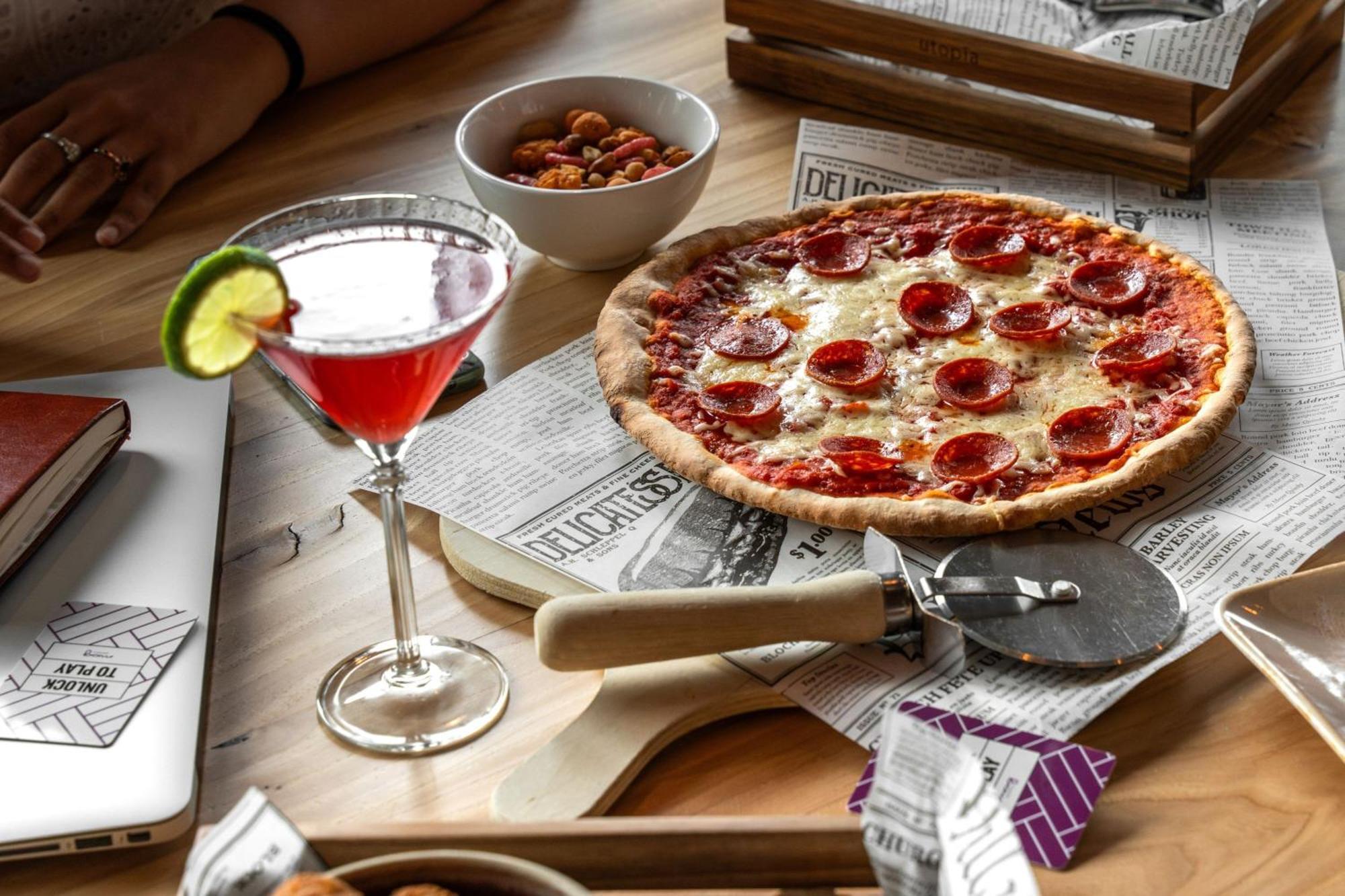 Moxy Utrecht Hotel Екстериор снимка