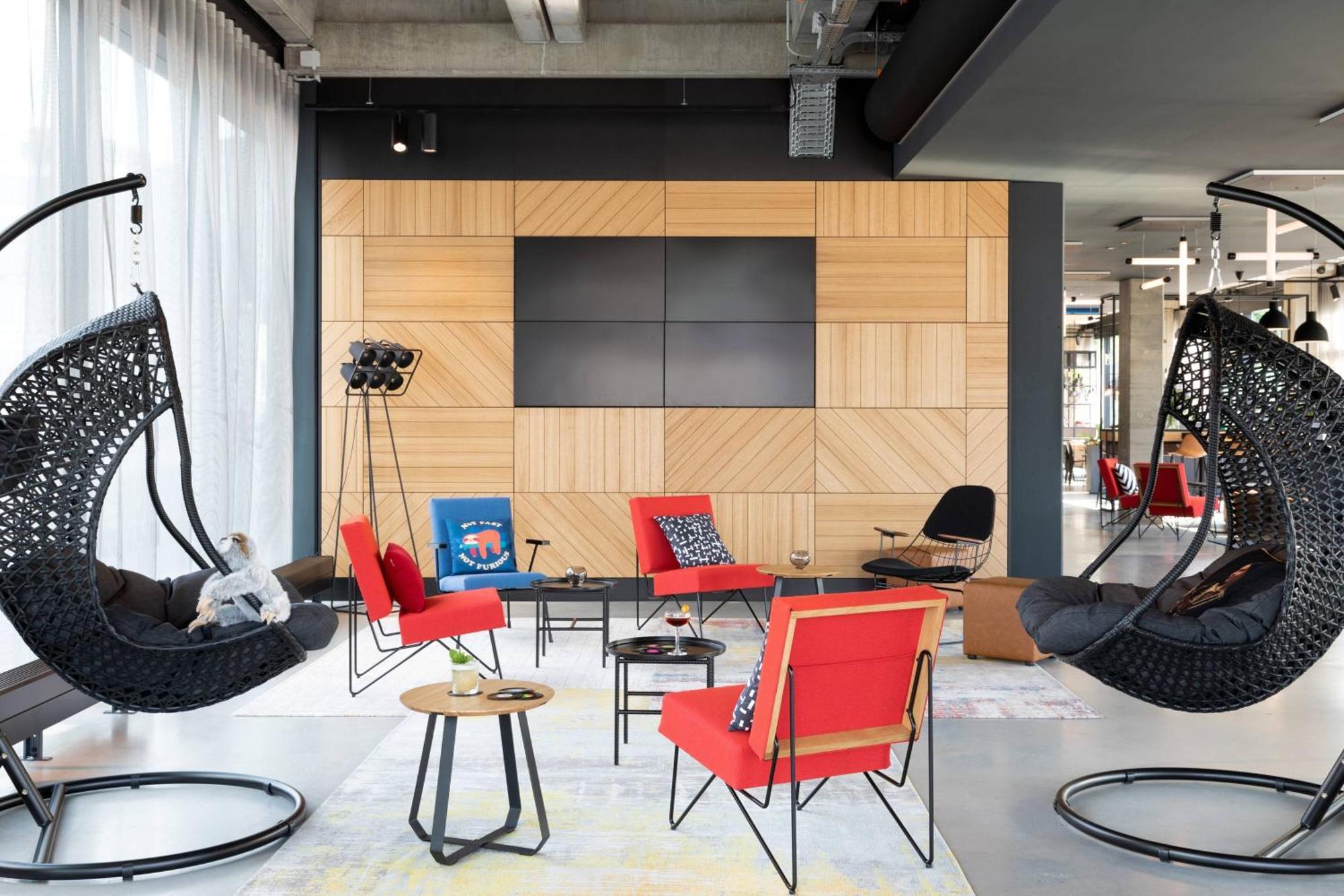 Moxy Utrecht Hotel Екстериор снимка